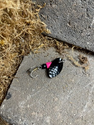 R&B Ultra Light In-Line Candy Black & Flo Pink – R & B Lures